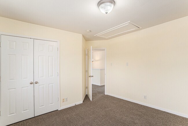 Building Photo - 200 Frontier Cove