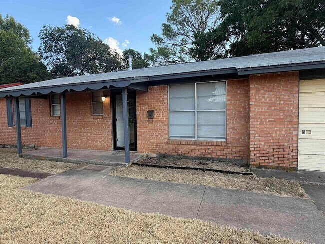 Building Photo - 4613 Langford Ln