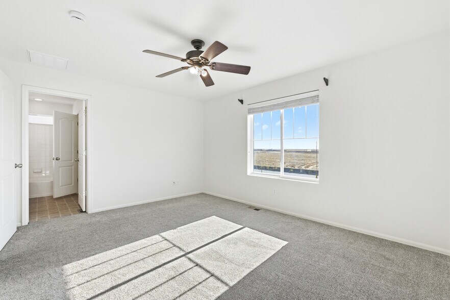 Building Photo - 25830 E Byers Pl