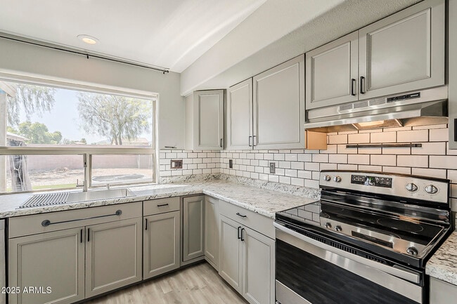 Building Photo - 21928 N Braden Rd