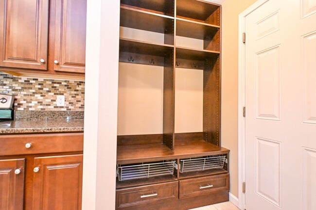 Building Photo - 8453 Forest Valley Dr