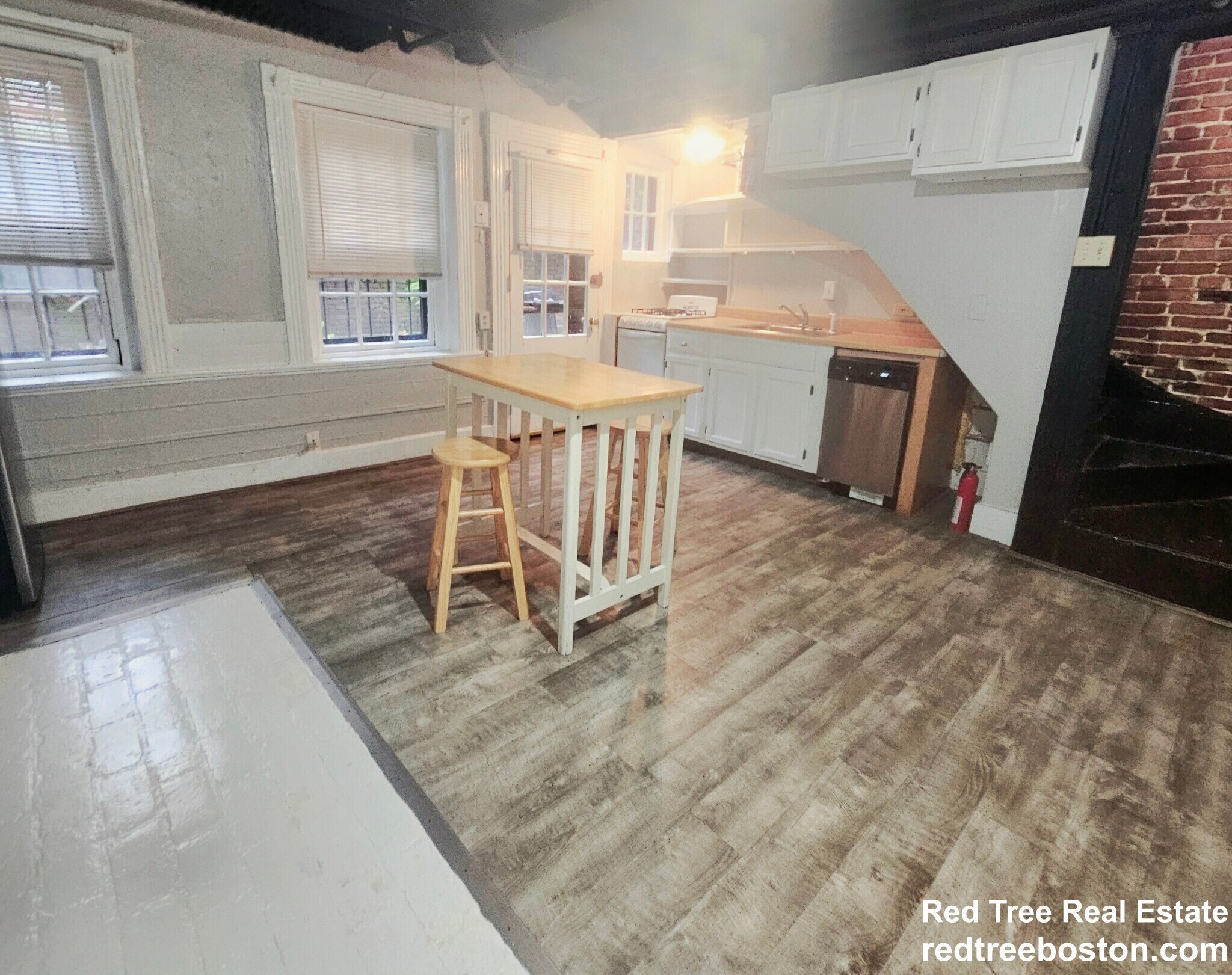 Building Photo - 2 Champney Pl