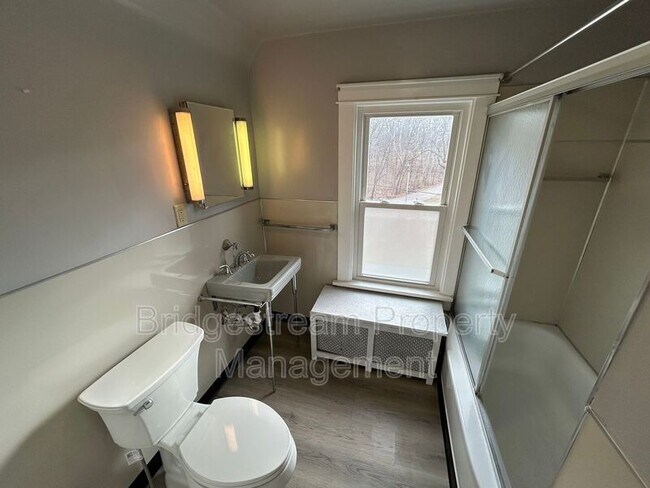 Building Photo - 7155 Meeker Rd