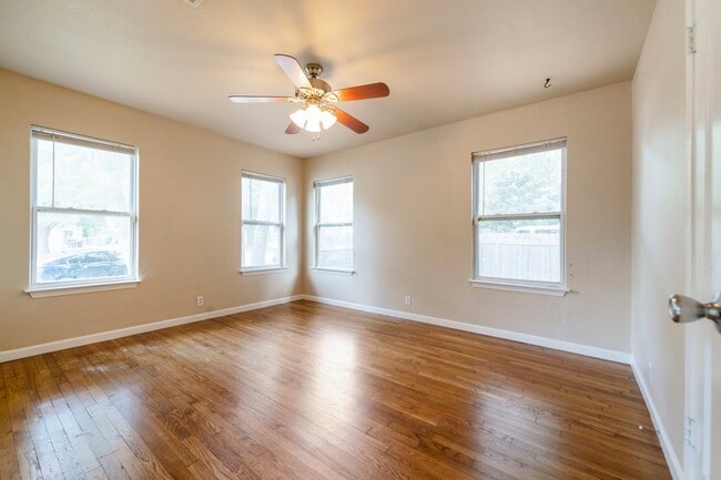 Building Photo - 4805 Evans Ave