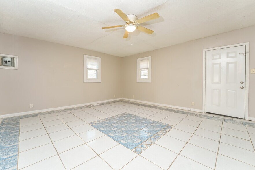 Building Photo - 5584 Marbut Rd