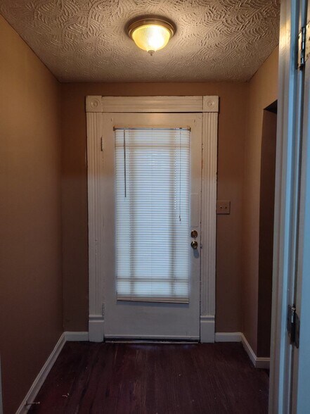 Building Photo - 1369 Catalpa St