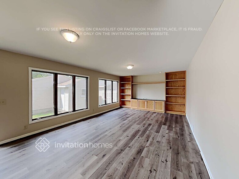 Building Photo - 6828 Russell Ave S