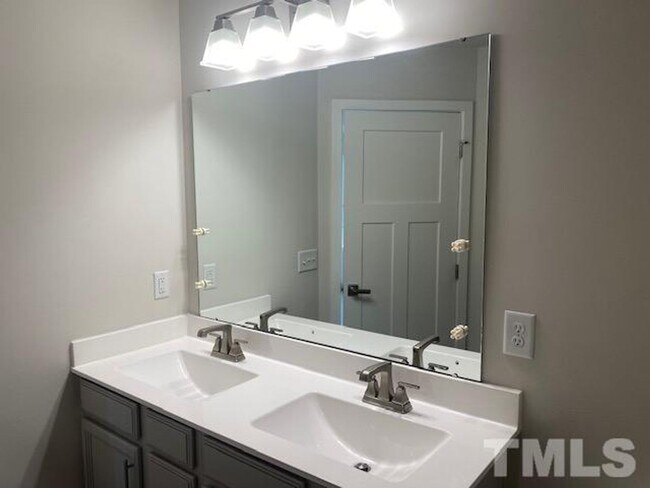 Building Photo - 511 Autumn Cure Ct