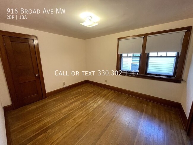 Building Photo - Two bedroom one bathroom duplex for rent