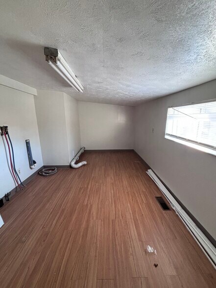 Building Photo - 102 Saint John St