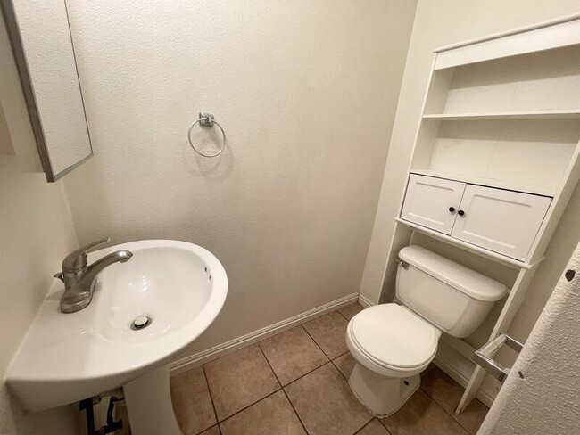 Building Photo - 1675 S State St