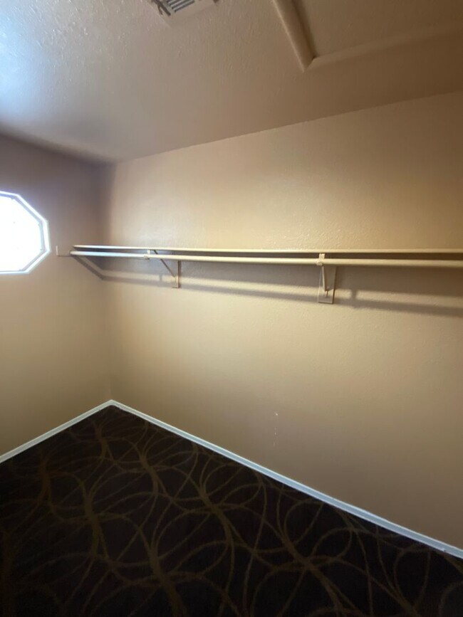 Building Photo - AMERICANA Property Mgmt - Gated 2beds -2baths Townhouse in Spring Valley