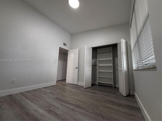 Building Photo - 40 NW 76th Ave