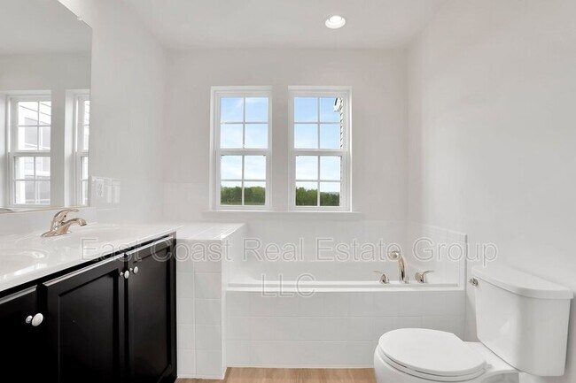 Building Photo - 153 Charterhouse St