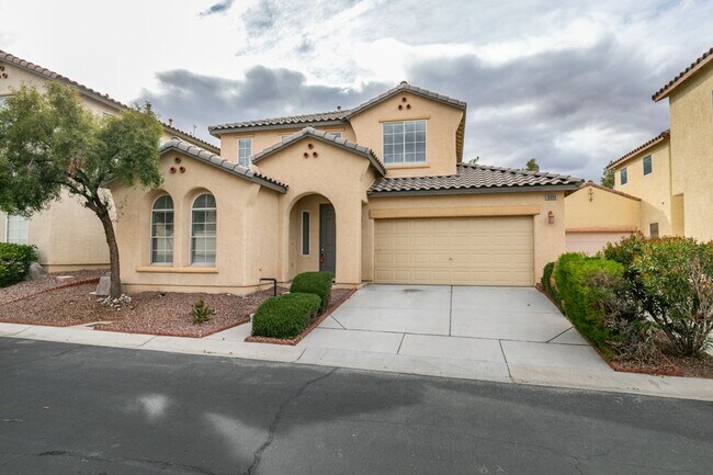 Primary Photo - Charming 4 Bedroom, 3 Bathroom Home Near S...