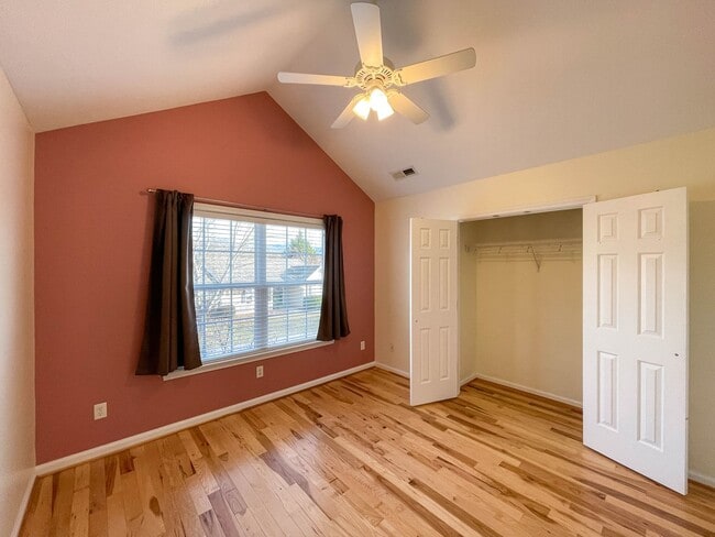 Building Photo - Beautiful Four Bedroom in East Asheville