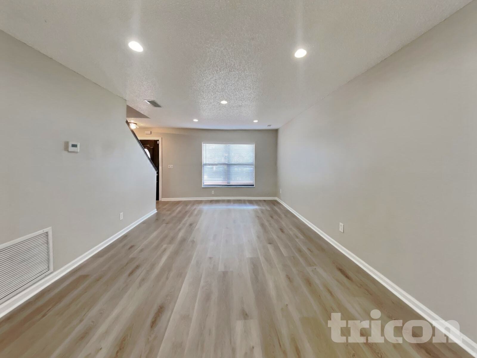 Building Photo - 16128 Foxfire Dr