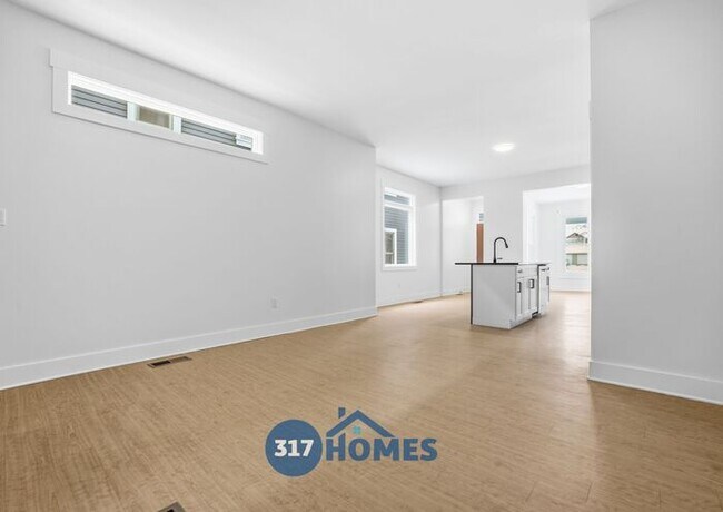 Building Photo - Spacious Four Bedroom Townhome with Main Level Suite in Holy Cross