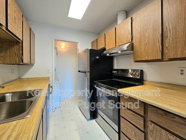 Building Photo - 9517 NE 180th St