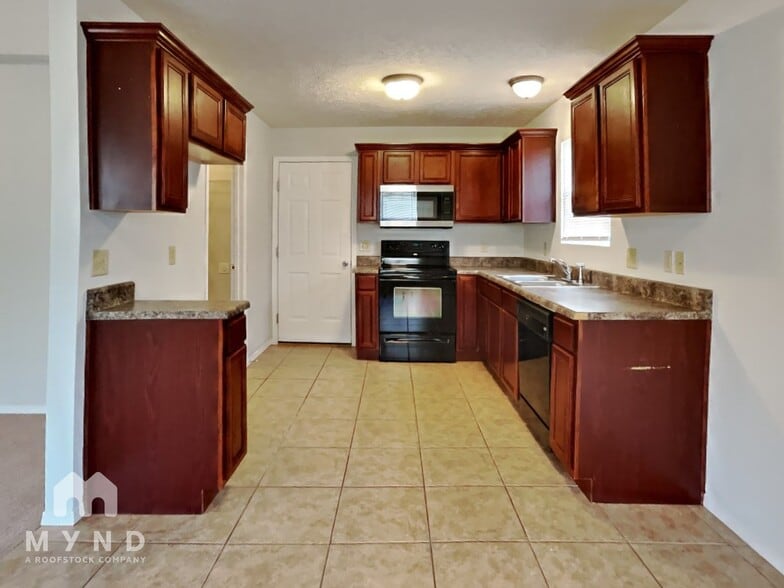 Building Photo - 1305 Marseilles Ave