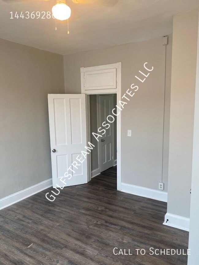 Building Photo - 1307 N Montford Ave