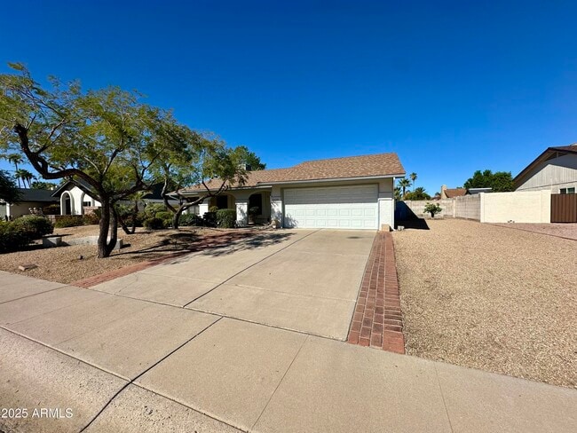 Building Photo - 6228 E Nisbet Rd