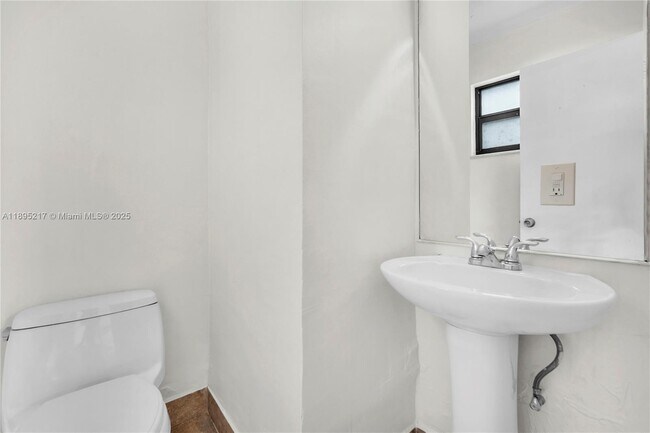 Building Photo - 3265 Virginia St