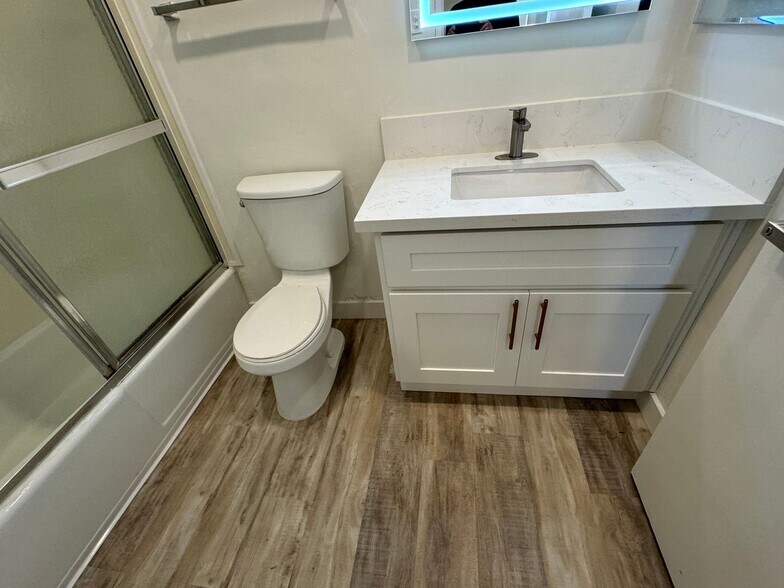 Building Photo - 3510 Clarington Ave