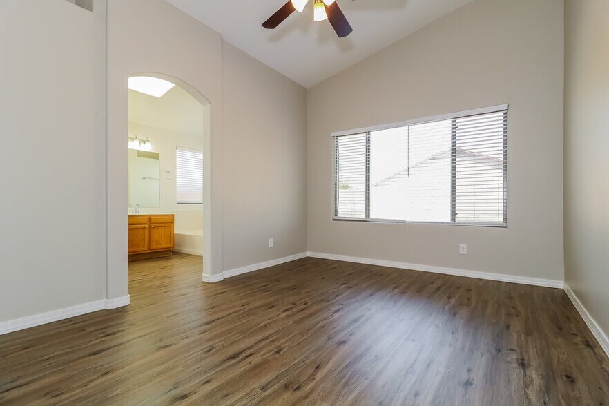 Building Photo - 13354 W Saguaro Ln