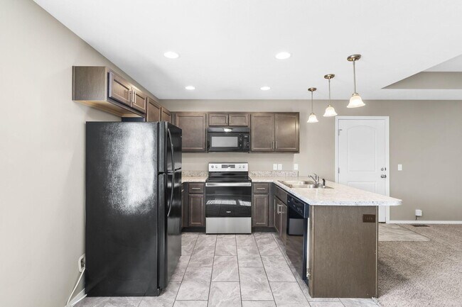 Building Photo - 1115 S Tanner Dr