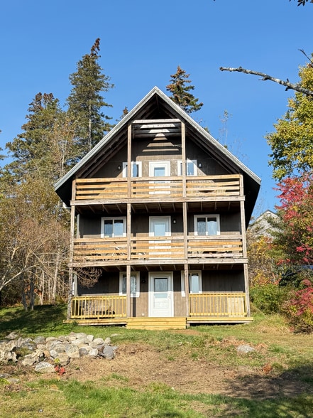 Building Photo - 74 Battle Ave