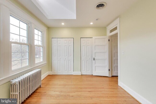 Building Photo - 628 Madison St NW