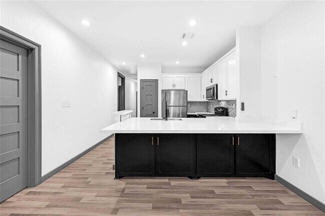 Building Photo - 3625 Lydia St