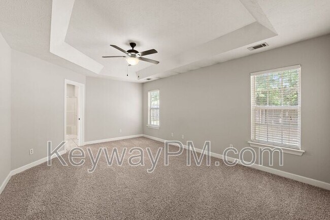 Building Photo - 633 Ventana Dr