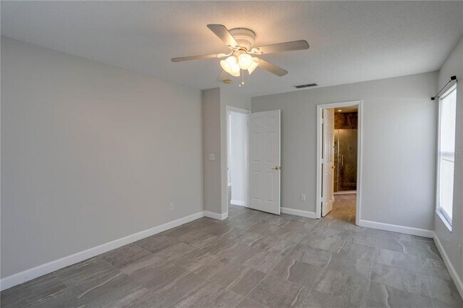 Building Photo - 7819 Turkey Oak Ln