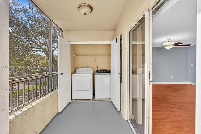 Building Photo - 2810 N Oakland Forest Dr