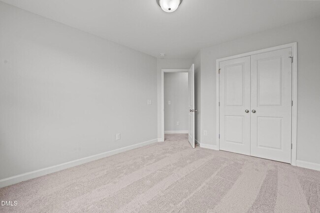 Building Photo - 45 Village Edge Dr