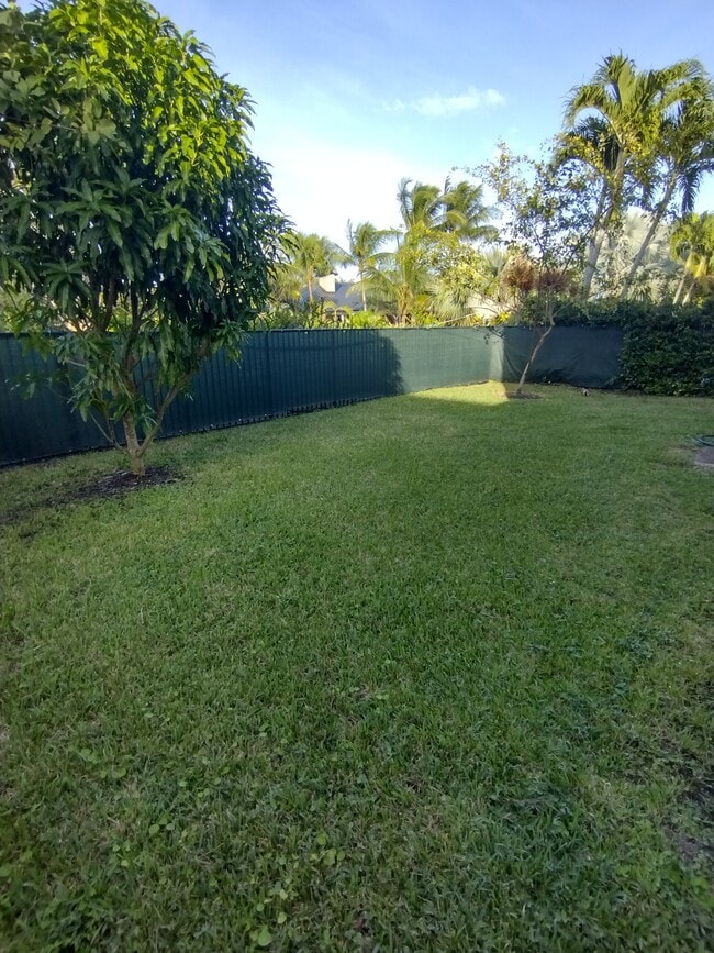 Building Photo - 5011 Pinecreek Pl