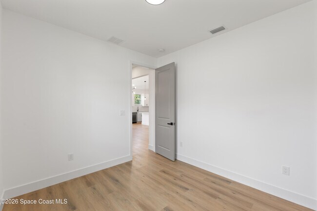 Building Photo - 1133 Hanover Ave