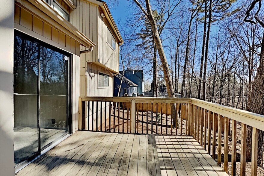Building Photo - 119 S Falcon Bluff