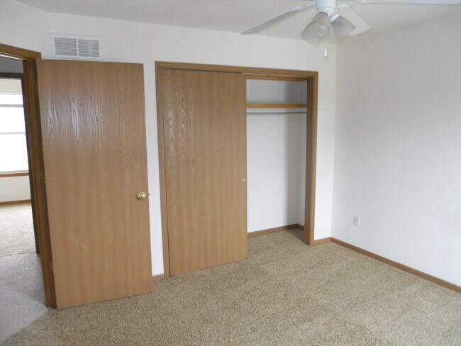 Building Photo - 322 Baker St