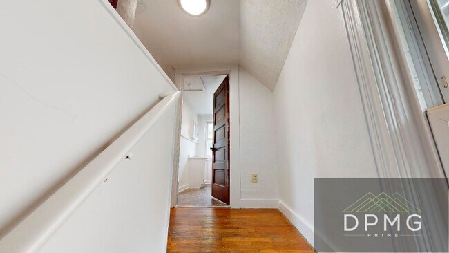 Building Photo - 125 S Hosmer St