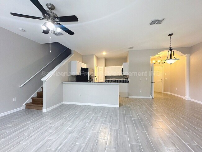 Building Photo - 10841 Dragonwood Dr