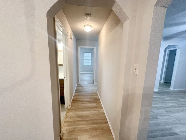 Building Photo - 2409 Stonegate St