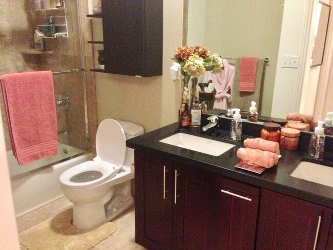 Building Photo - 525 Gough St