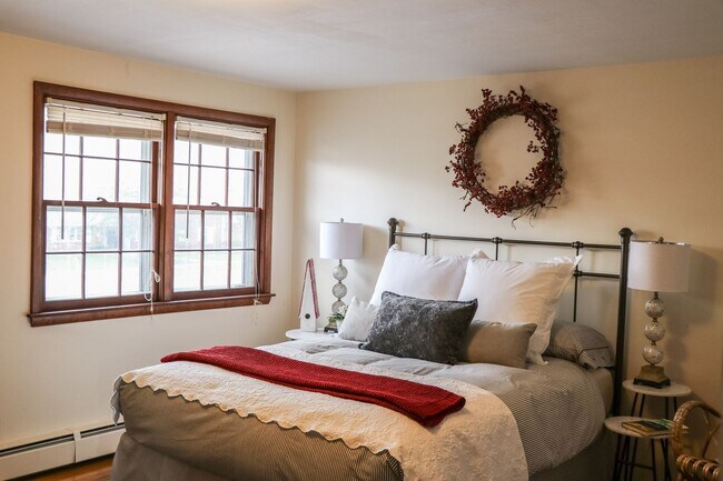 Building Photo - 1913 Douglas Ave