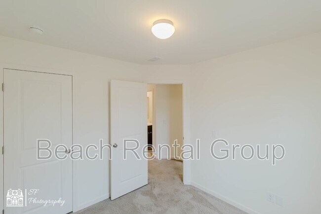 Building Photo - 109 Oxfordshire St