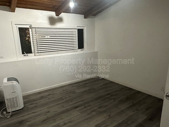 Building Photo - 355 Broadway