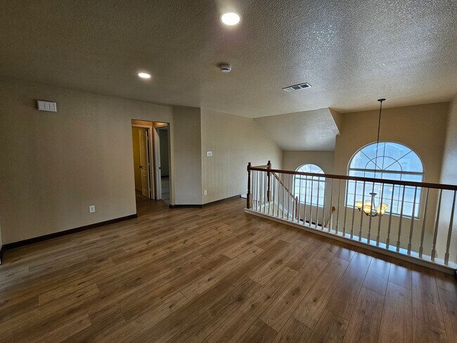 Building Photo - Spacious & Inviting 6-Bedroom Cedar Hill Home – Perfect for Your Next Move