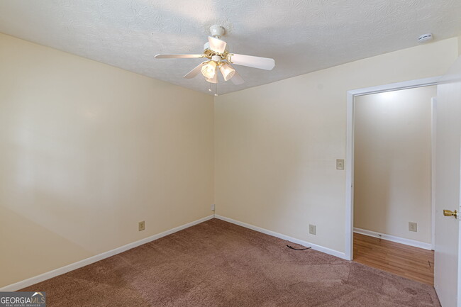 Building Photo - 828 Sheppard Way